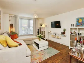 Fawn Crescent, Hedge End, Southampton thumb 3