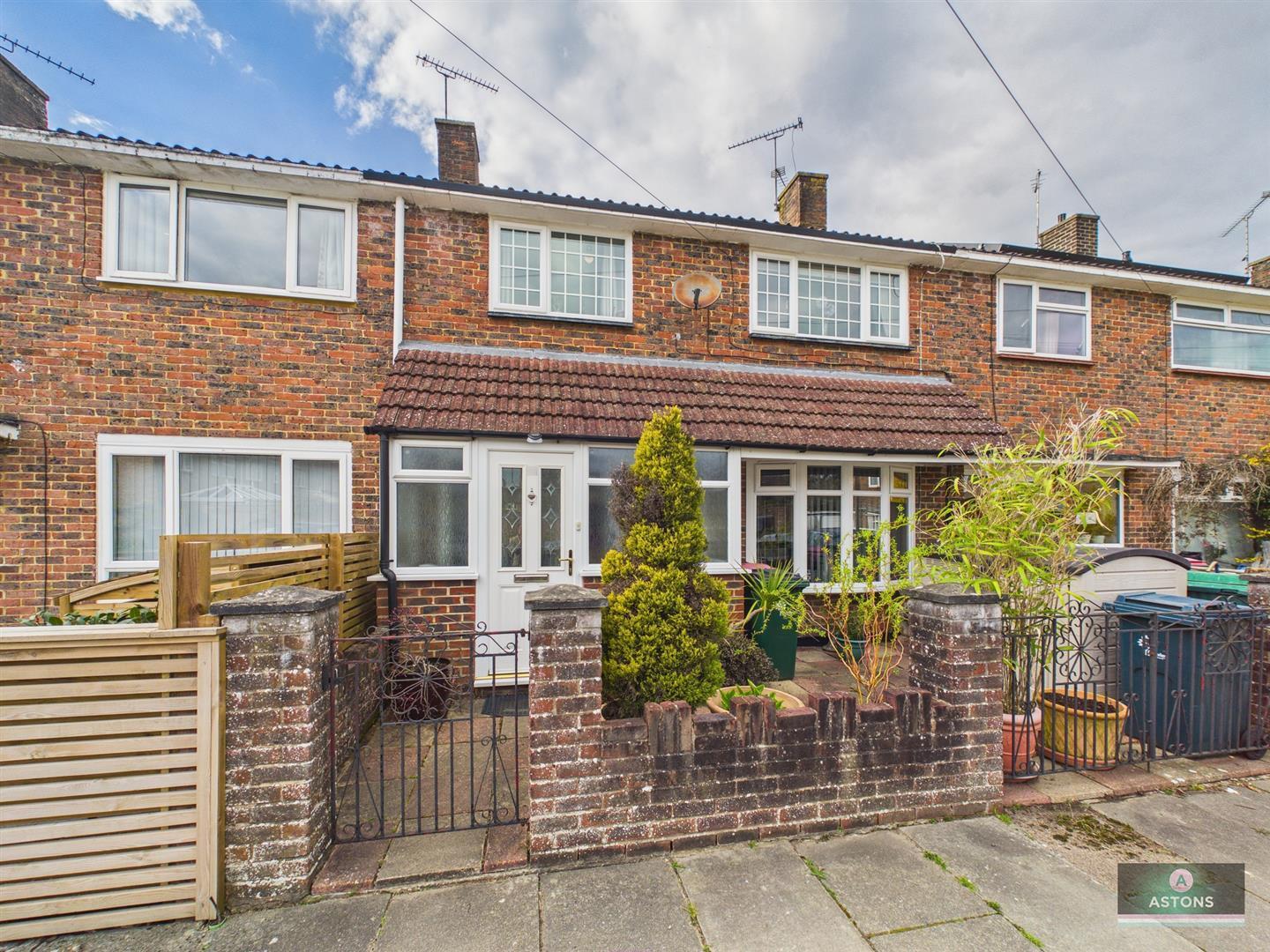Lincoln Close, Tilgate, Crawley Image 11