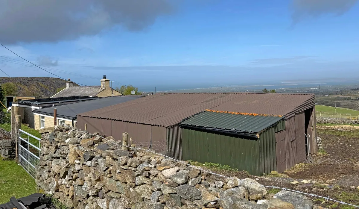 Upper Llandwrog, Caernarfon, Gwynedd, LL54