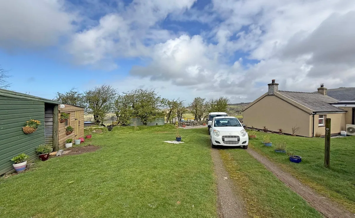 Upper Llandwrog, Caernarfon, Gwynedd, LL54