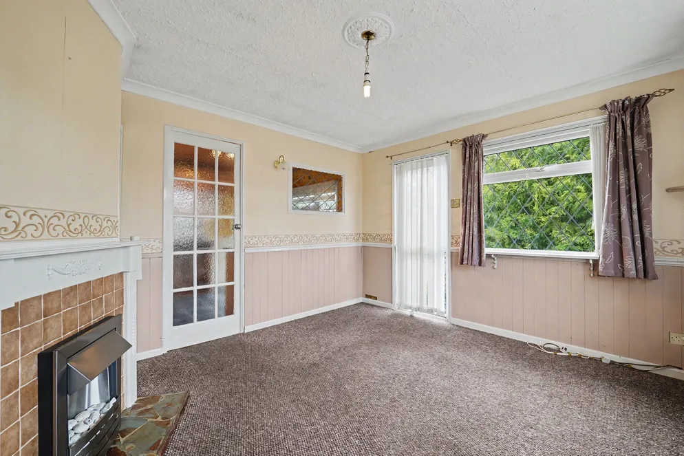 Property carousel item 4