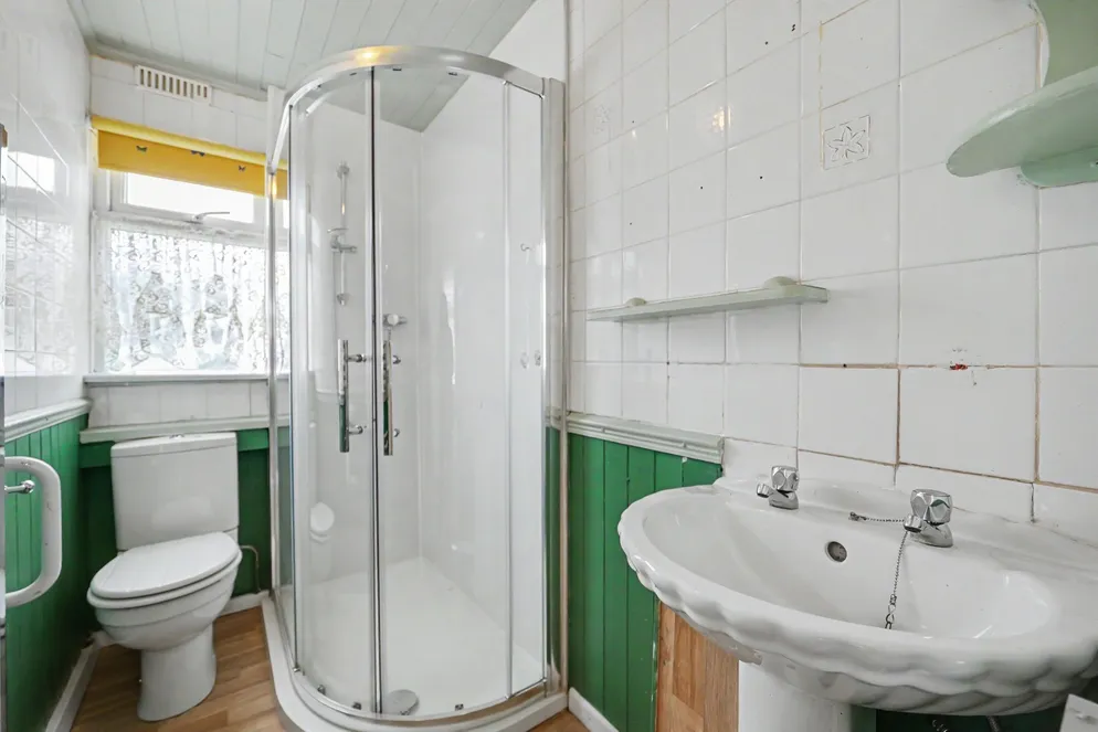 Property carousel item 11