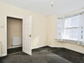 Rayfield Grove, Swindon thumb 2