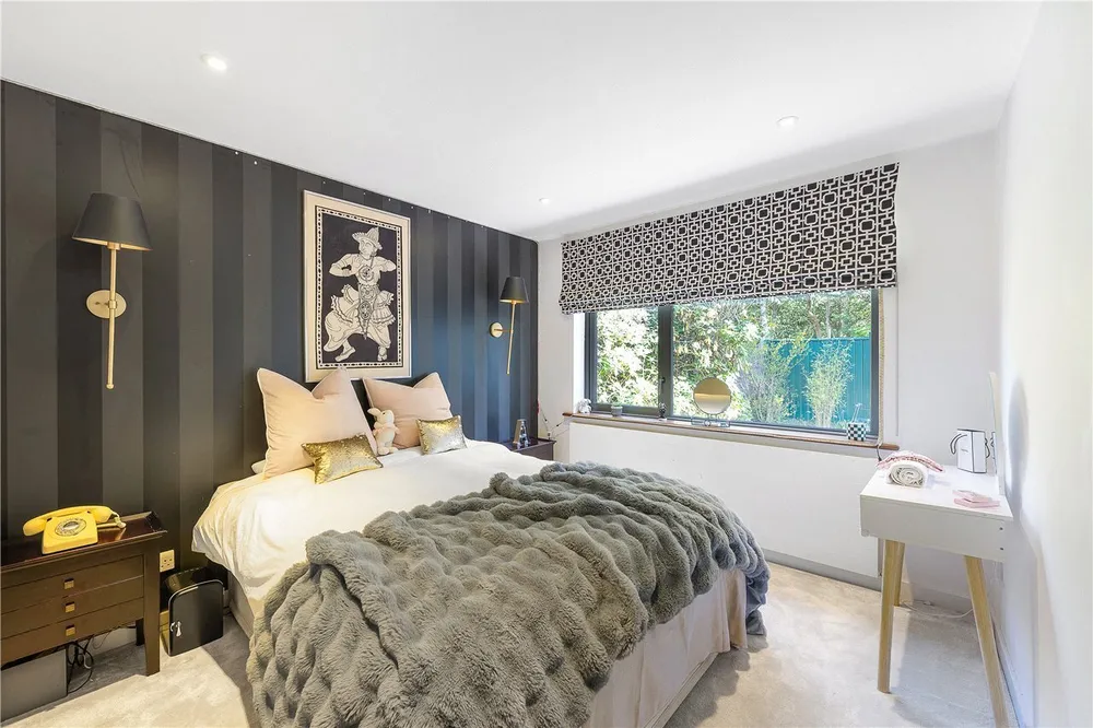 Robins Grove, West Wickham, BR4