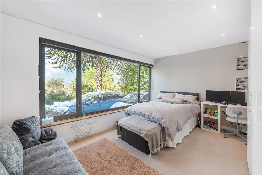 Robins Grove, West Wickham, BR4