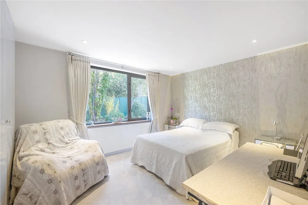 Robins Grove, West Wickham, BR4