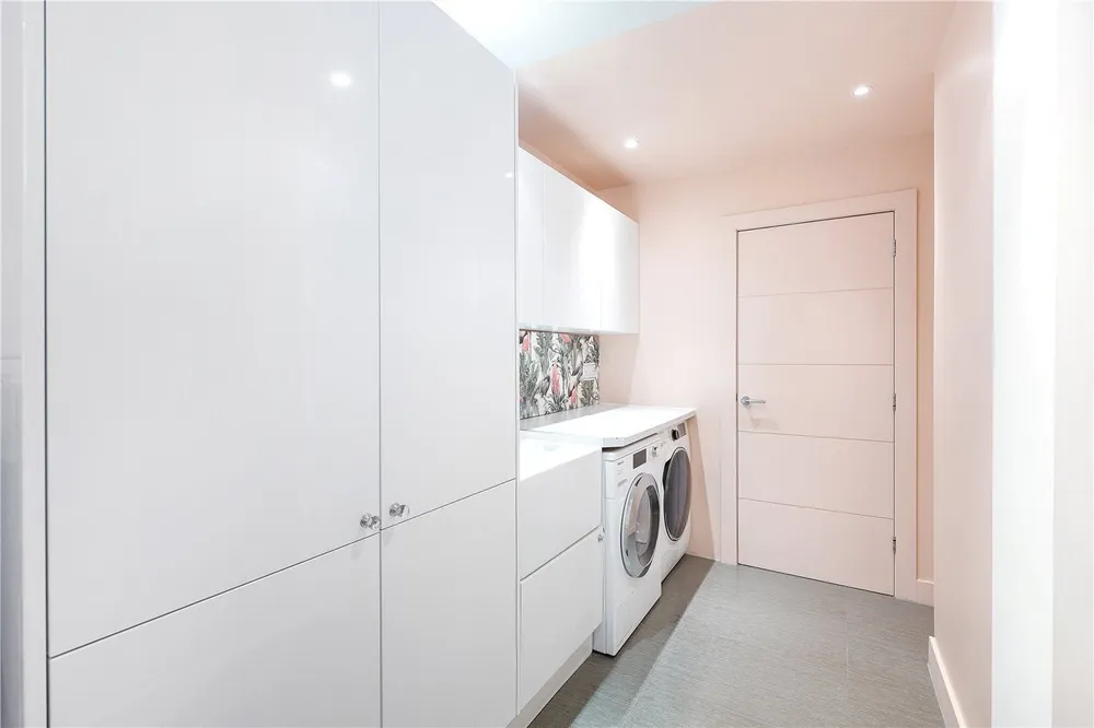 Robins Grove, West Wickham, BR4
