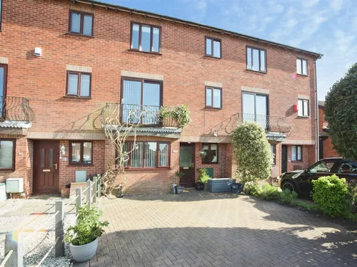 Petrel Close, PENARTHphoto
