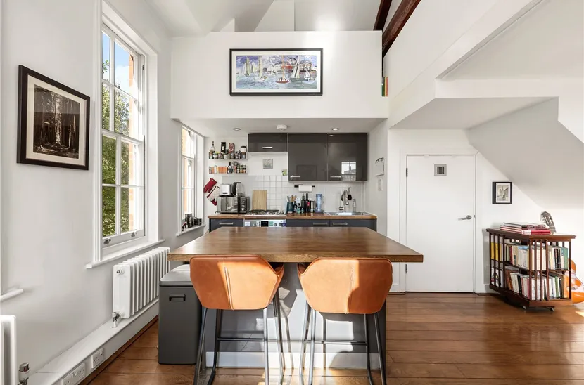 Kingsway Place, EC1R