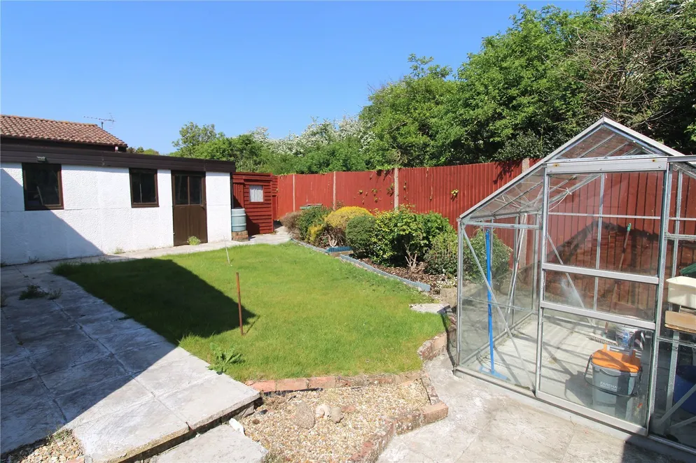 Property carousel item 4