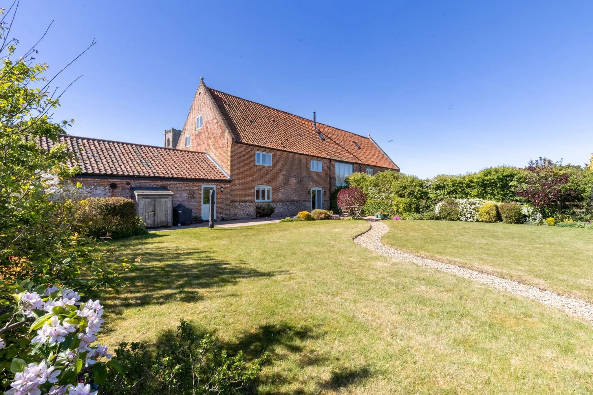 Idyllic Barn Conversion In Worstead