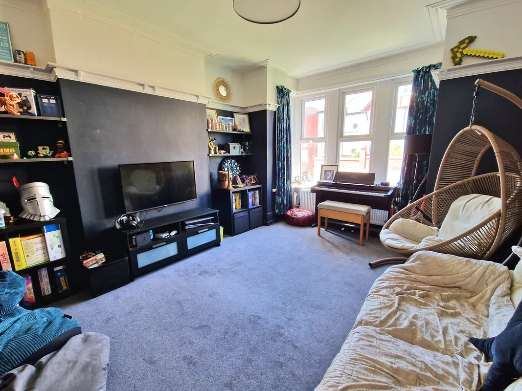 LOUGHER GARDENS, PORTHCAWL, CF36 3BJ