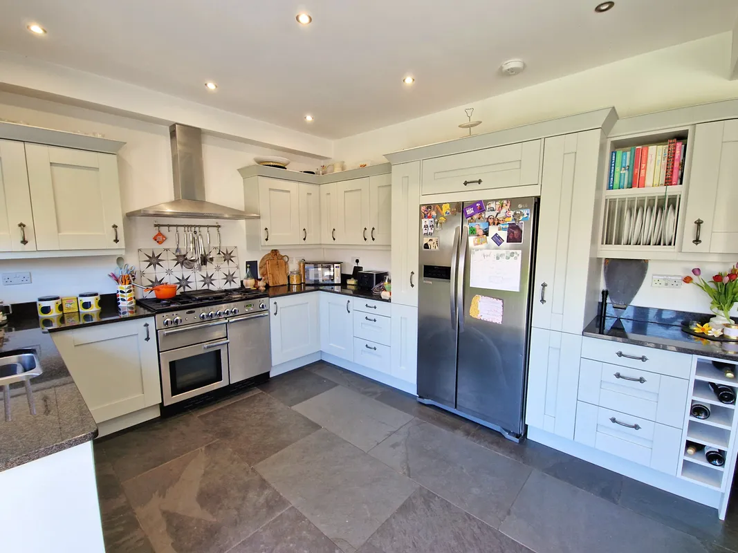 LOUGHER GARDENS, PORTHCAWL, CF36 3BJ