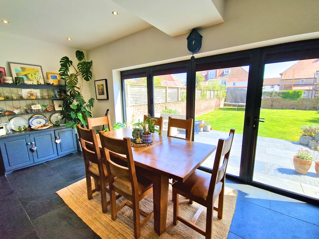 LOUGHER GARDENS, PORTHCAWL, CF36 3BJ