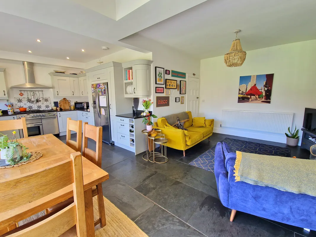 LOUGHER GARDENS, PORTHCAWL, CF36 3BJ