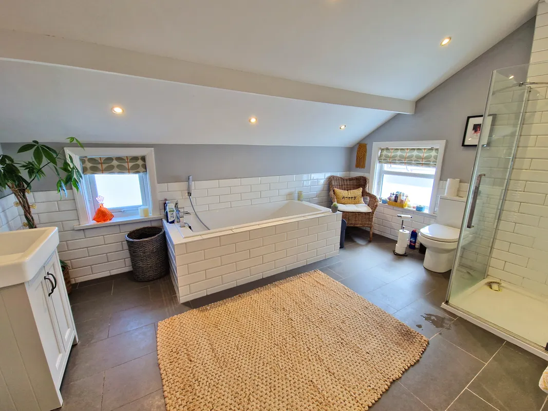 LOUGHER GARDENS, PORTHCAWL, CF36 3BJ