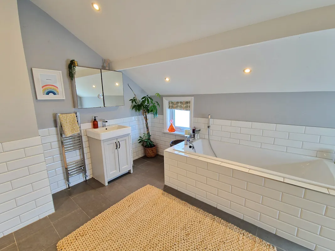 LOUGHER GARDENS, PORTHCAWL, CF36 3BJ
