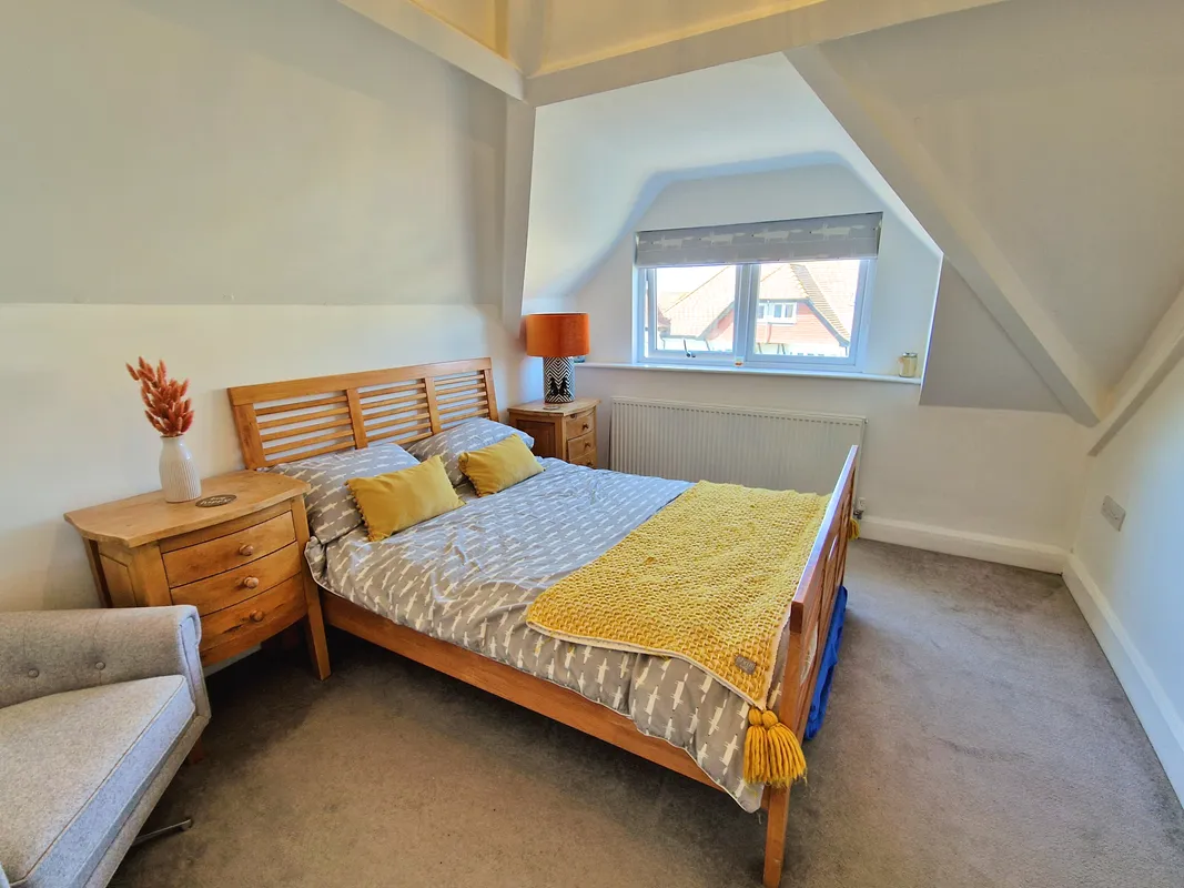 LOUGHER GARDENS, PORTHCAWL, CF36 3BJ