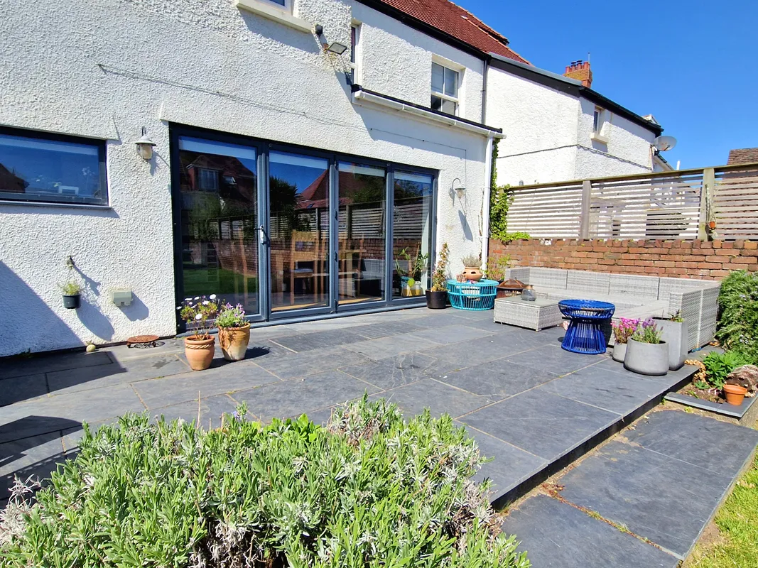 LOUGHER GARDENS, PORTHCAWL, CF36 3BJ