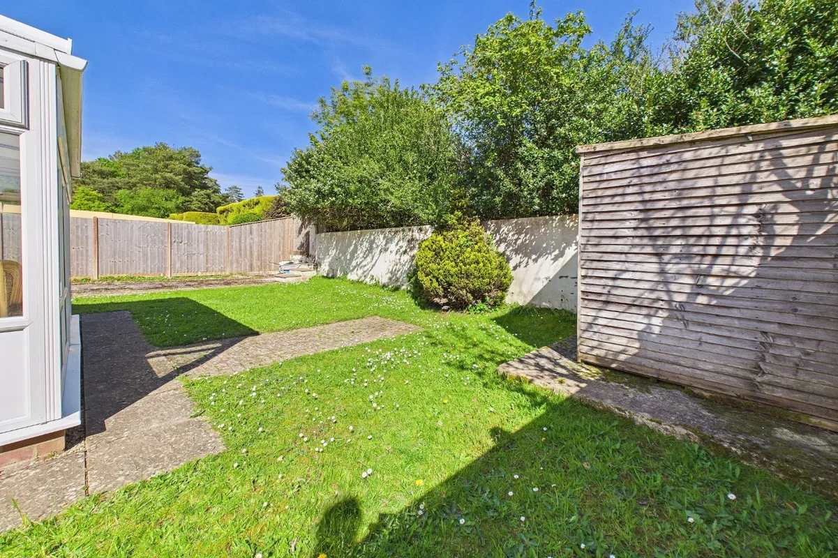 4 bedroom property for sale in Fairview Drive, Broadstone, Dorset, BH18 ...