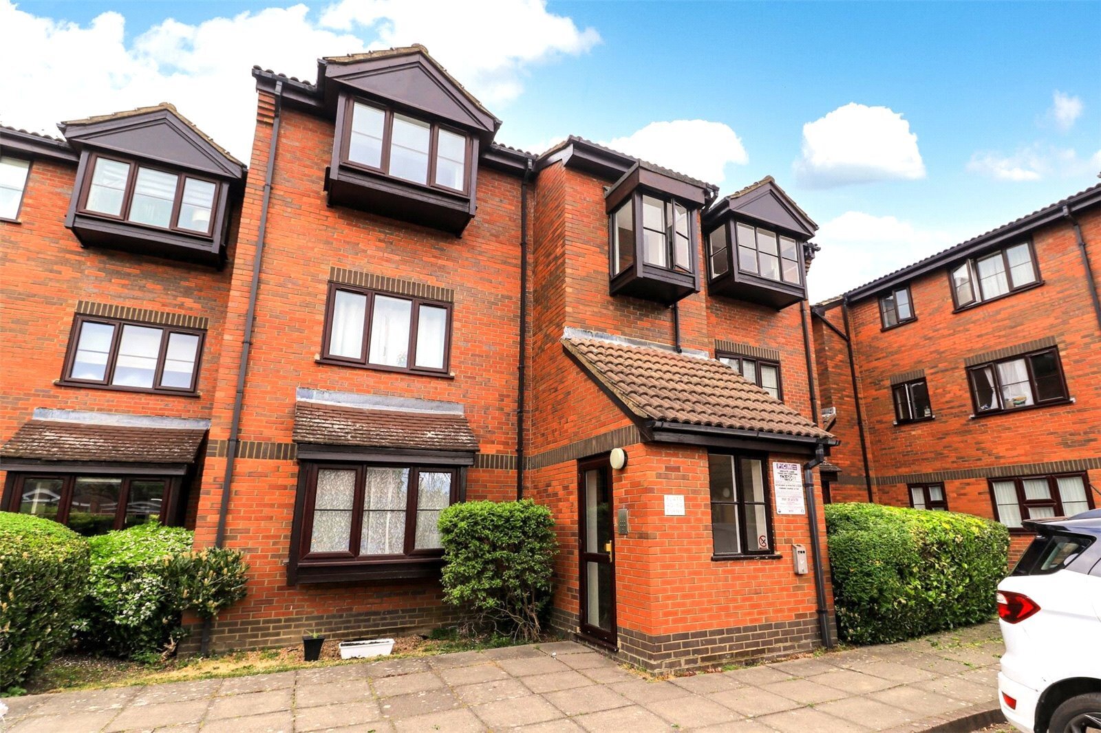Gladbeck Way, Enfield, Middlesex, EN2 Image 4