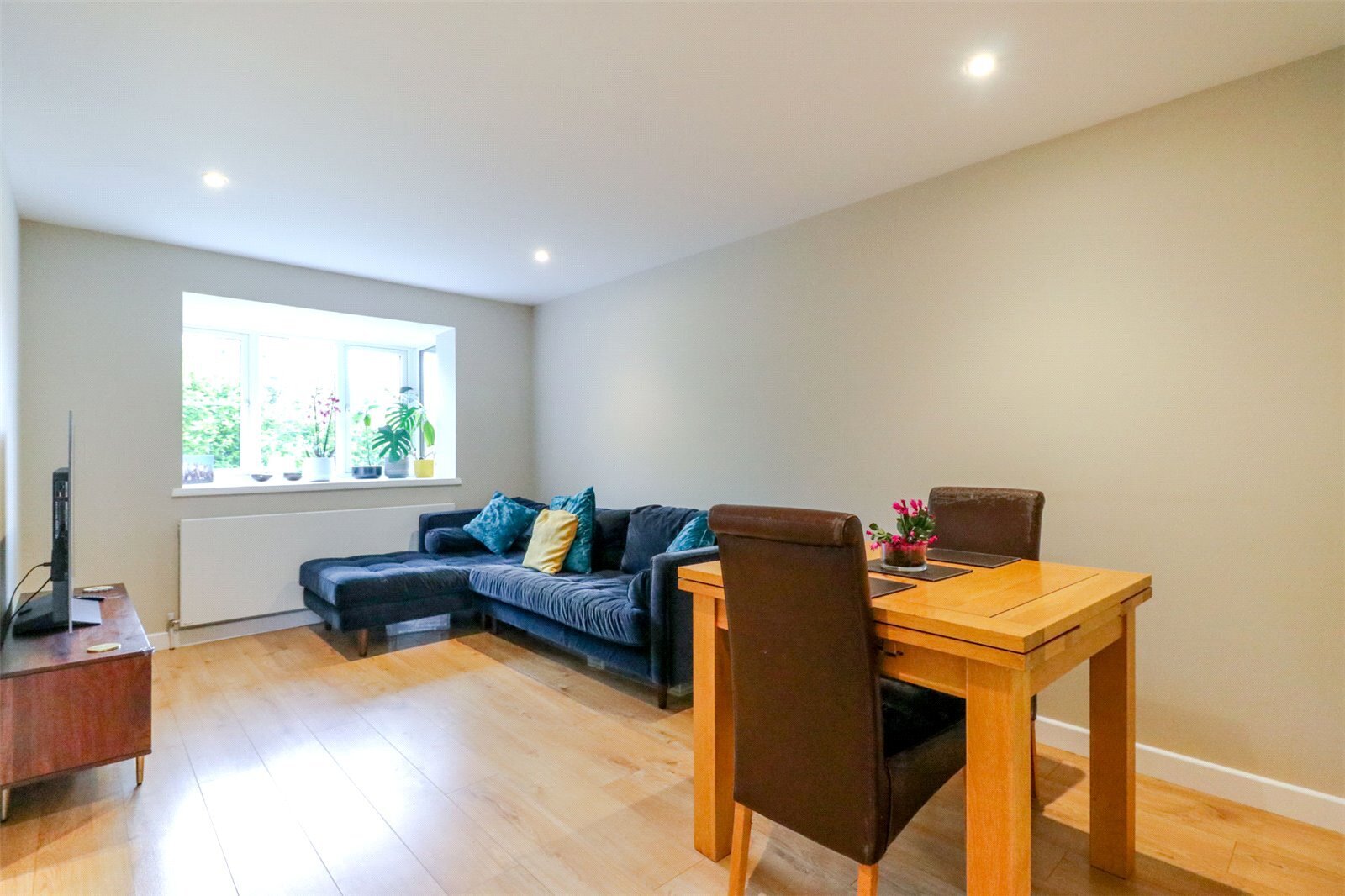 Gladbeck Way, Enfield, Middlesex, EN2 Image 7