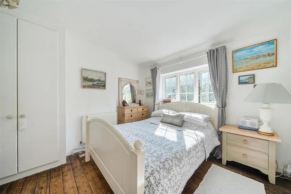 3 Bedroom House For Sale: Church Green, Haslemere