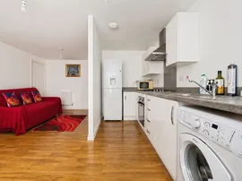Bakers Crescent, Eastleigh thumb 3
