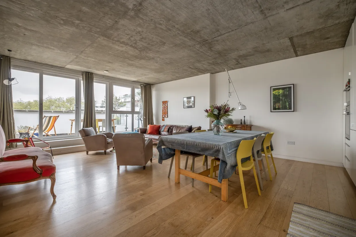 Point Pleasant, London, SW18 photo 1