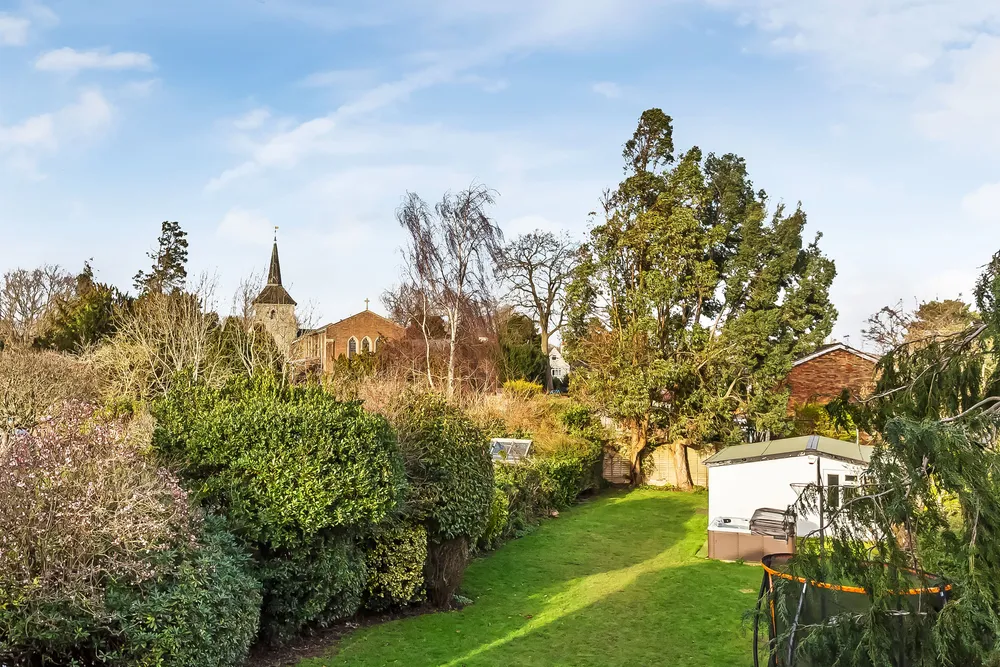 Court Avenue, Coulsdon, CR5