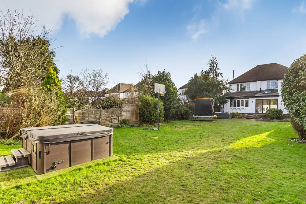 Court Avenue, Coulsdon, CR5