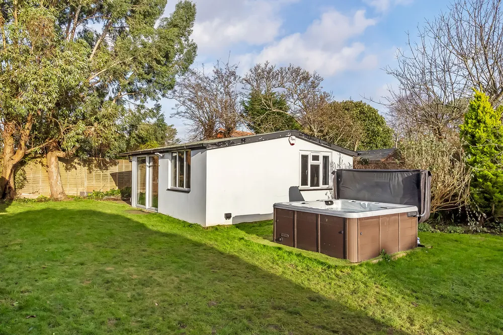 Court Avenue, Coulsdon, CR5