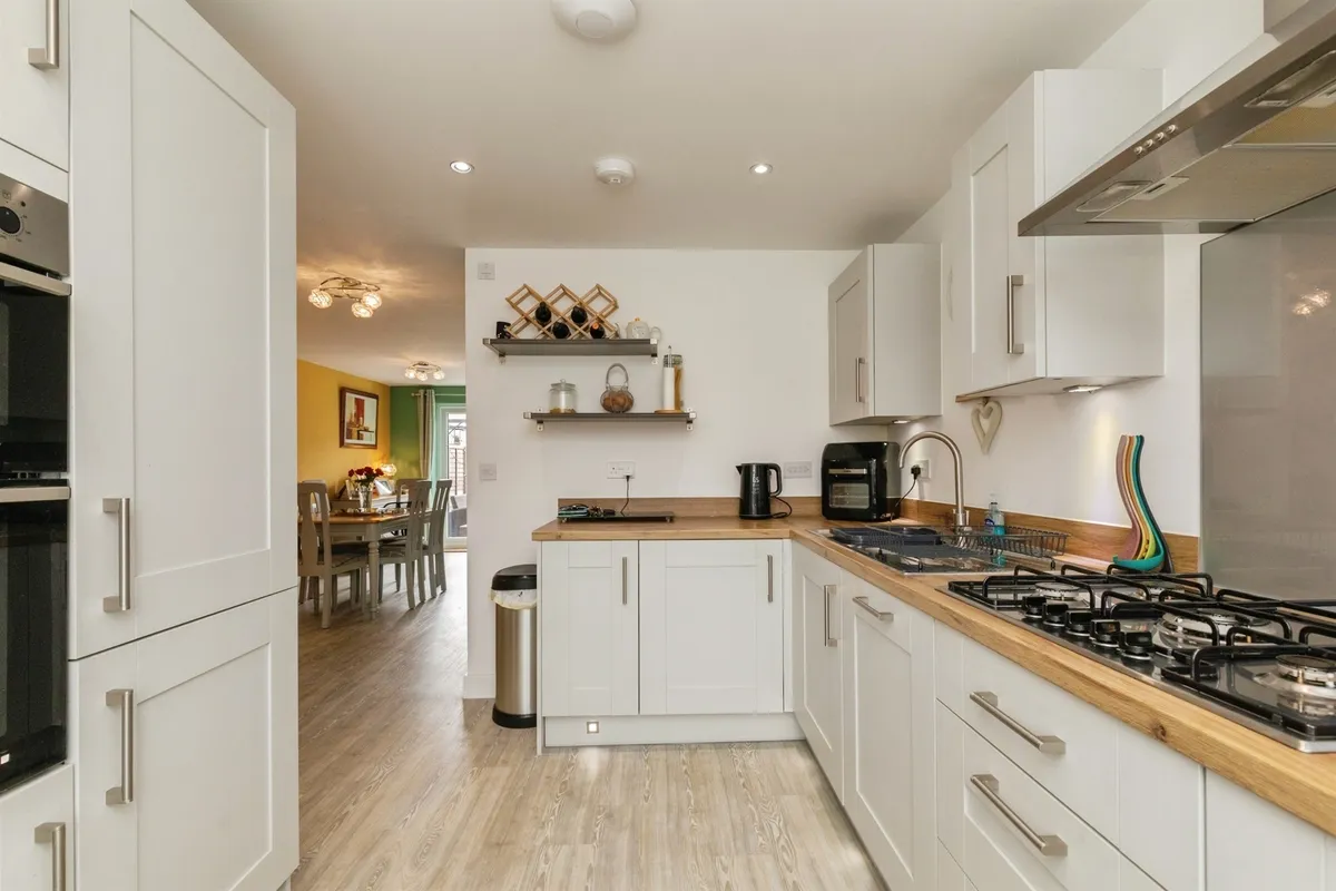 Dowsell Way, Yate, Bristol