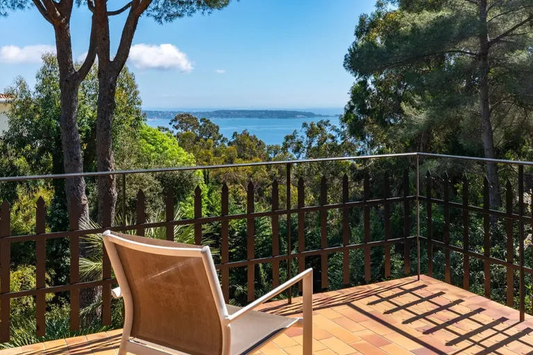 Cannes, 06220, France