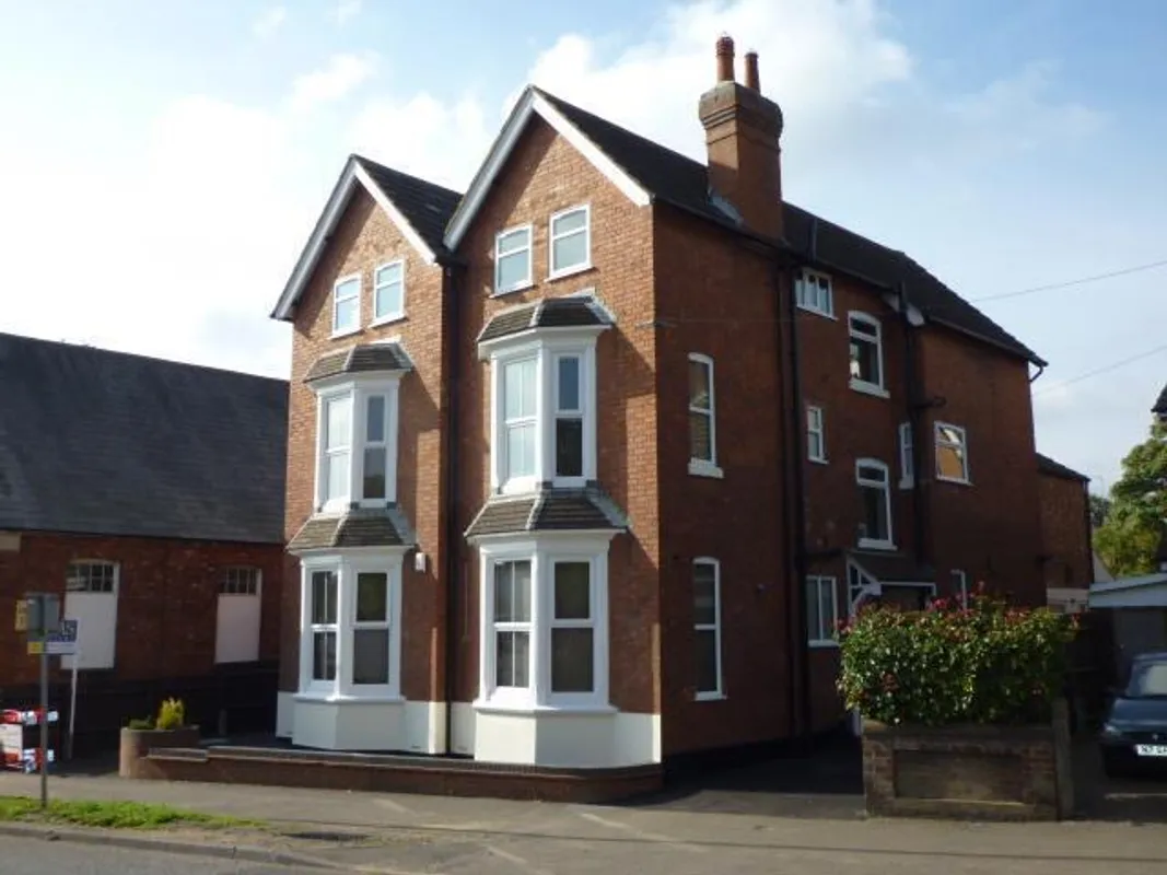 London Road, Kettering, Northants