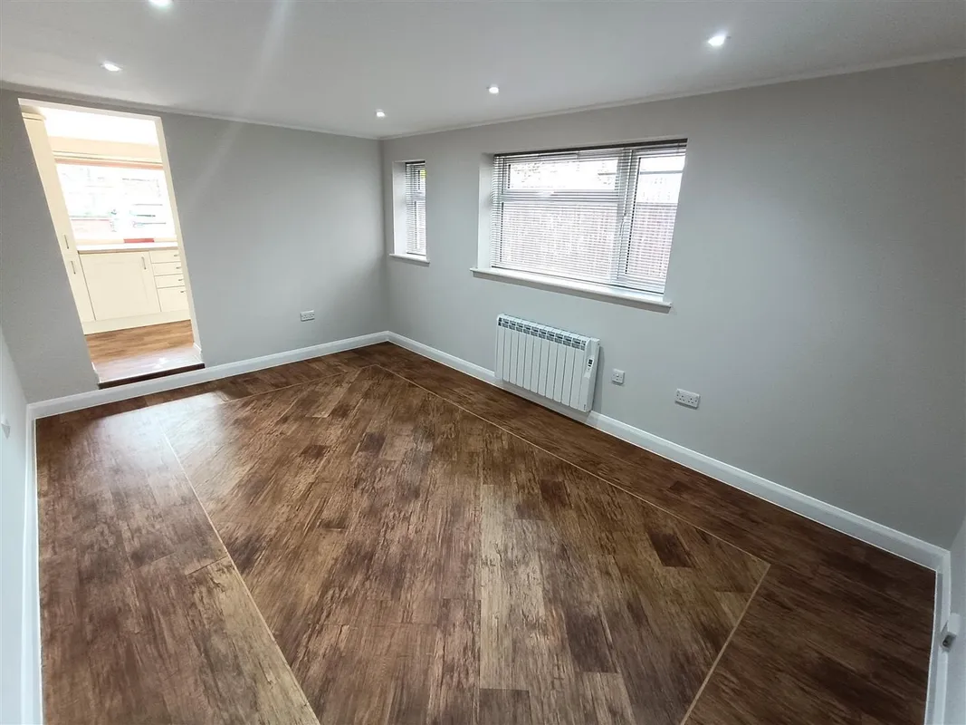 London Road, Kettering, Northants