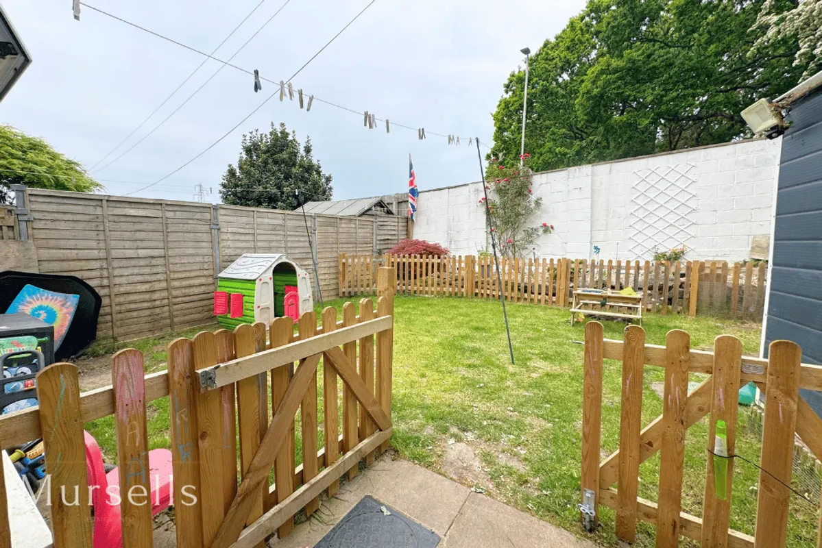 Sandpiper Close, Poole, BH17