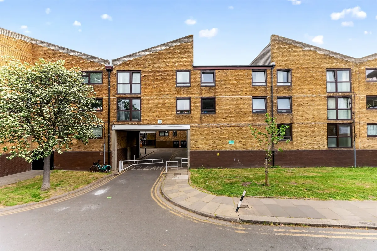 Maskell Road, London