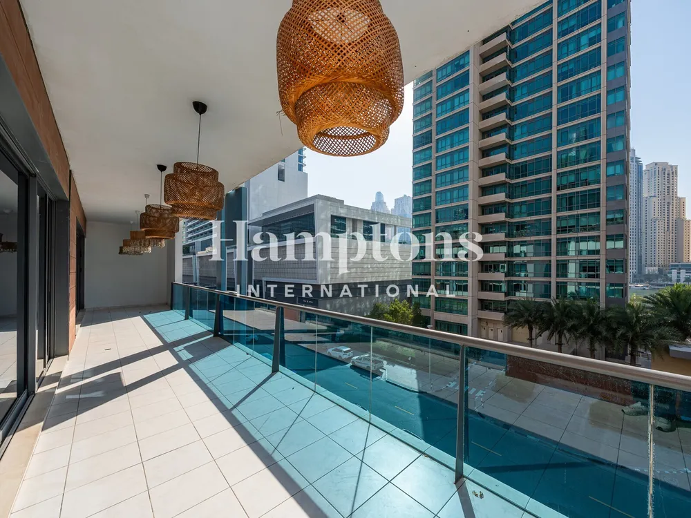 Dubai Marina