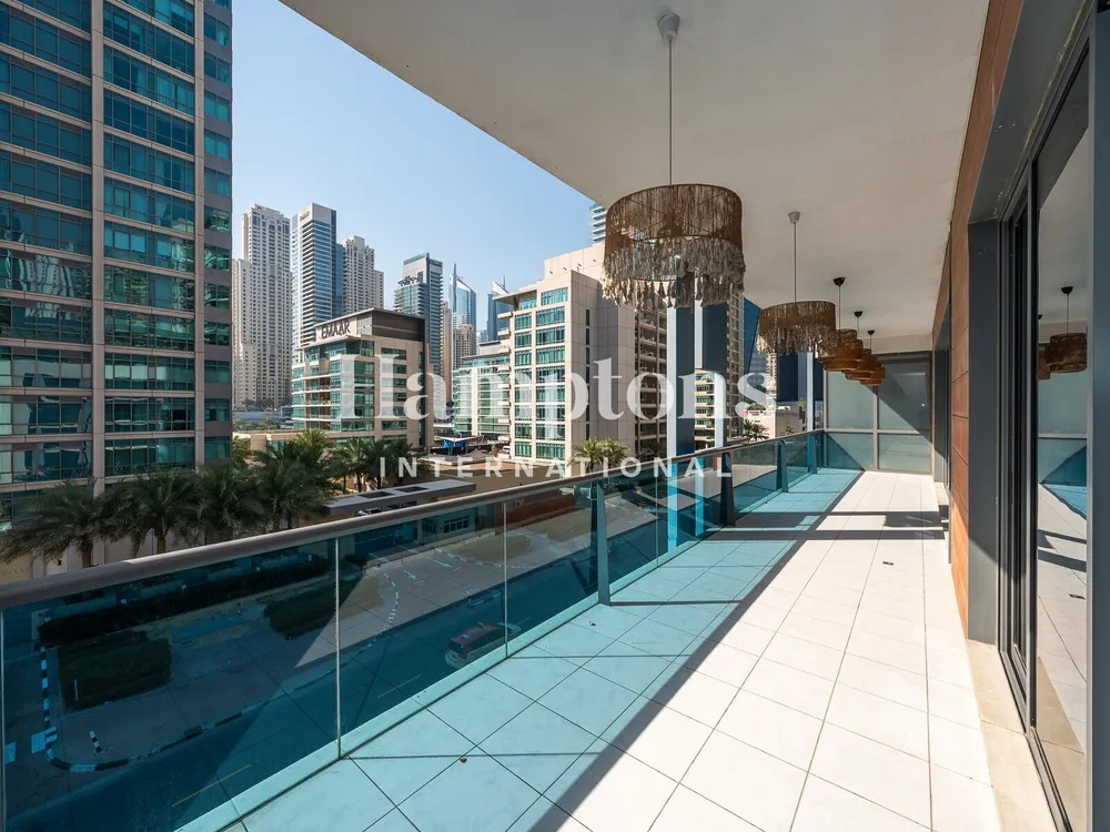Dubai Marina