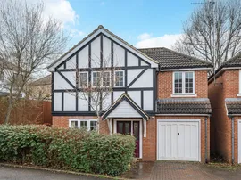 Amber Close, County Gate, New Barnet, En5 photo