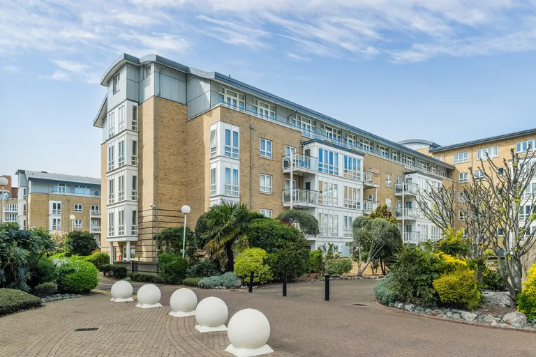 St. Davids Square, London, E14