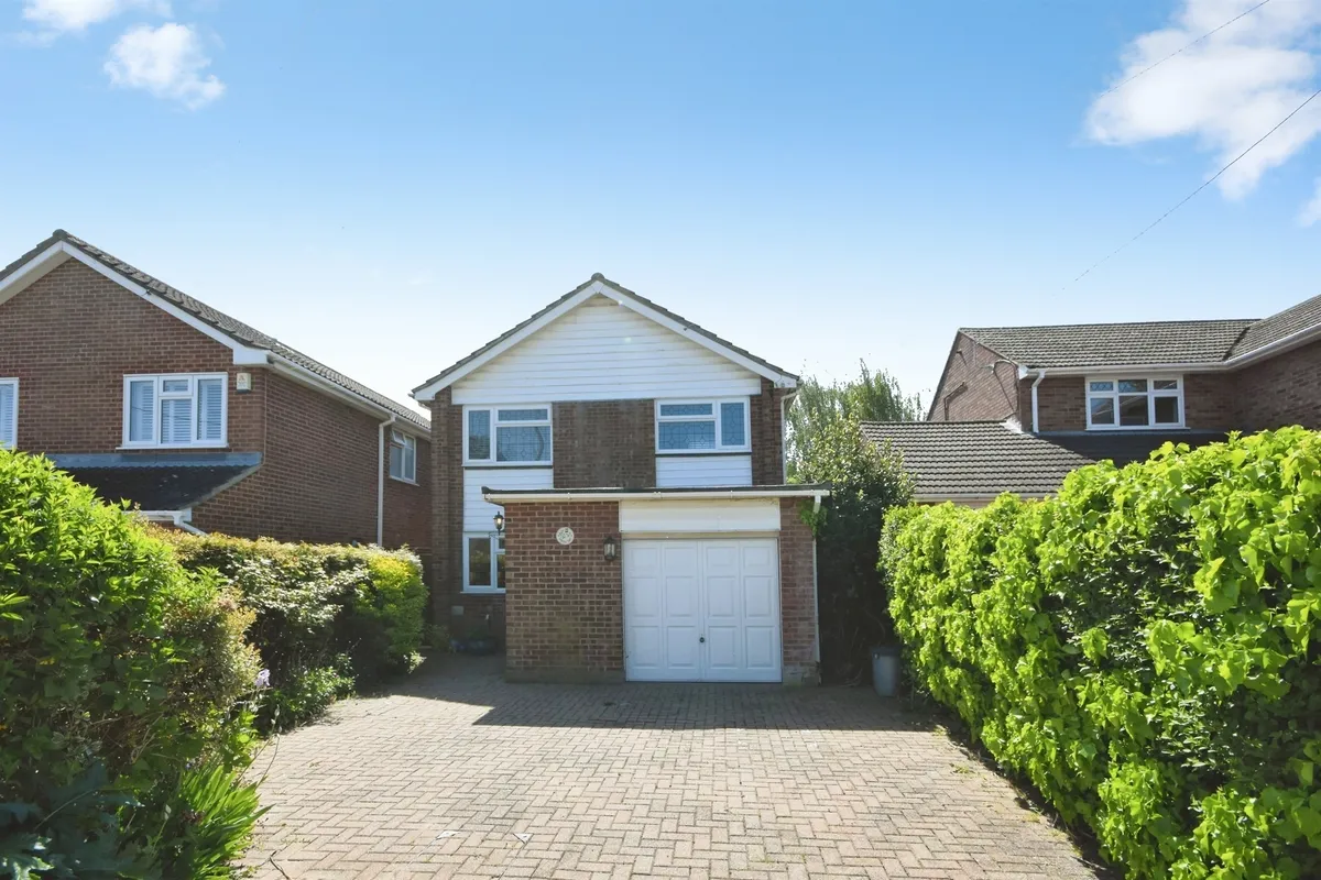 Peartree Lane, Doddinghurst, Brentwood