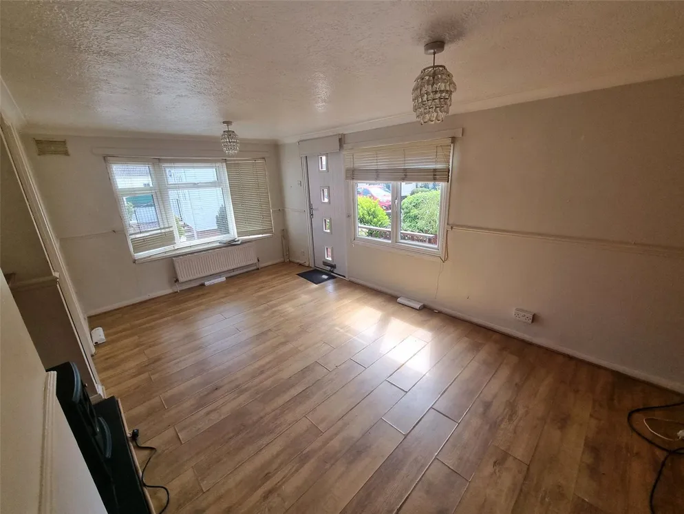 Property carousel item 4