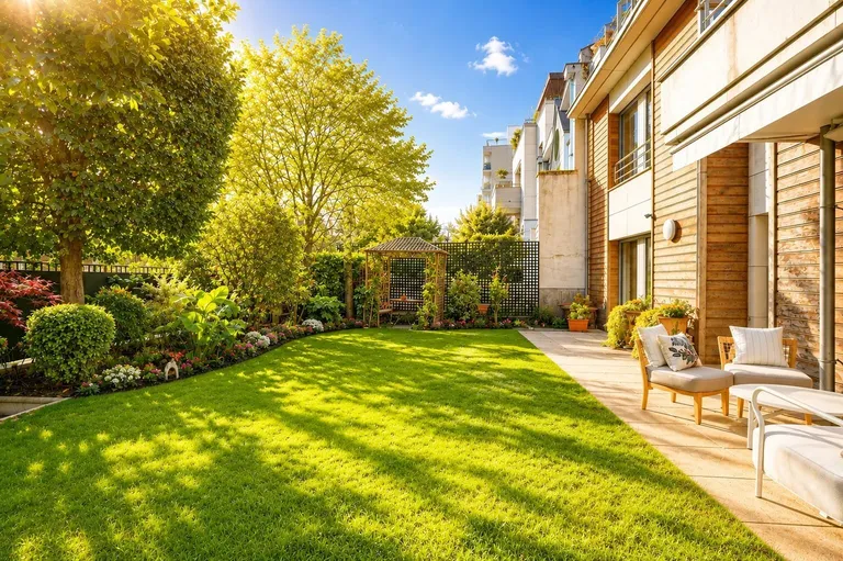 Neuilly-sur-Seine, 92200, France