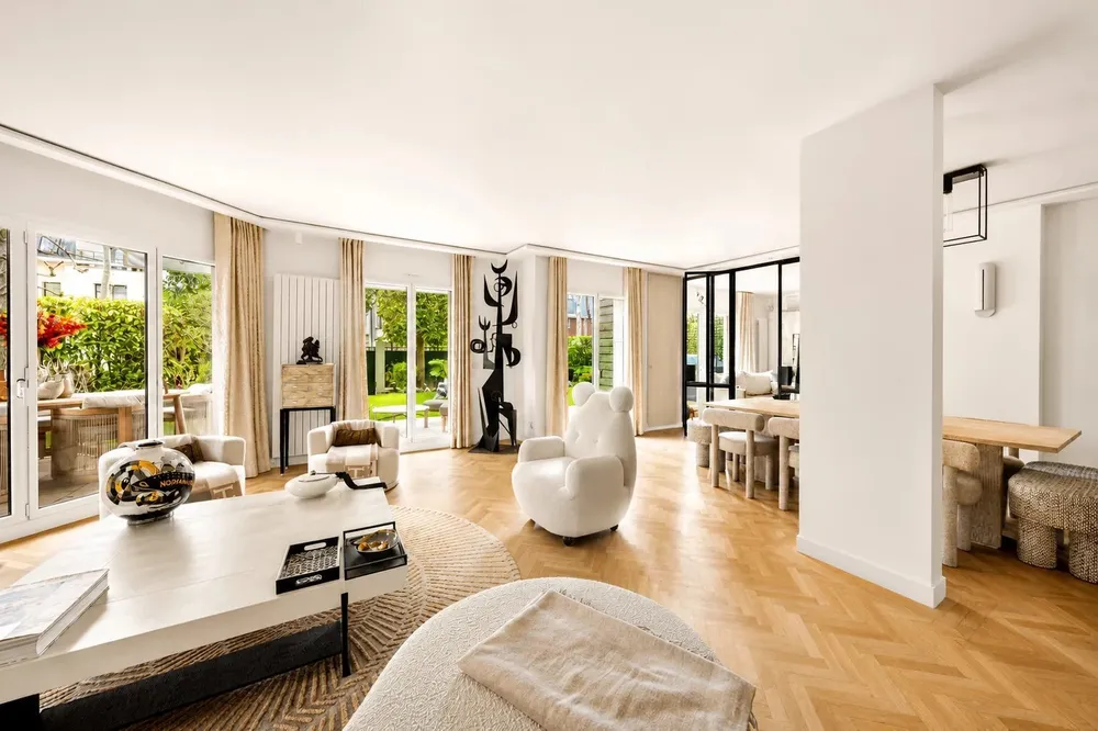 Neuilly-sur-Seine, 92200, France