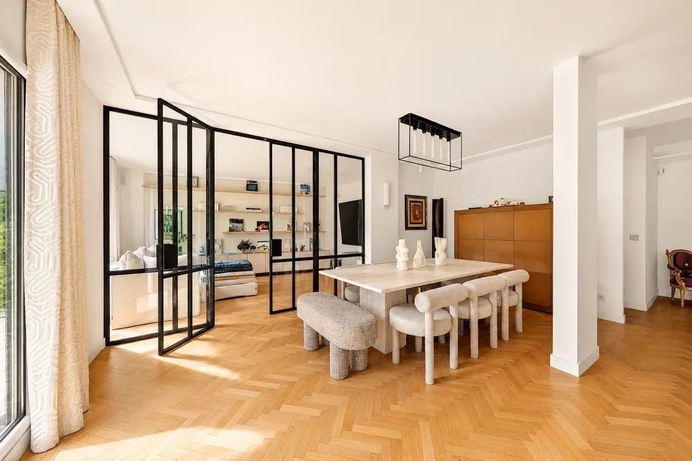 Neuilly-sur-Seine, 92200, France