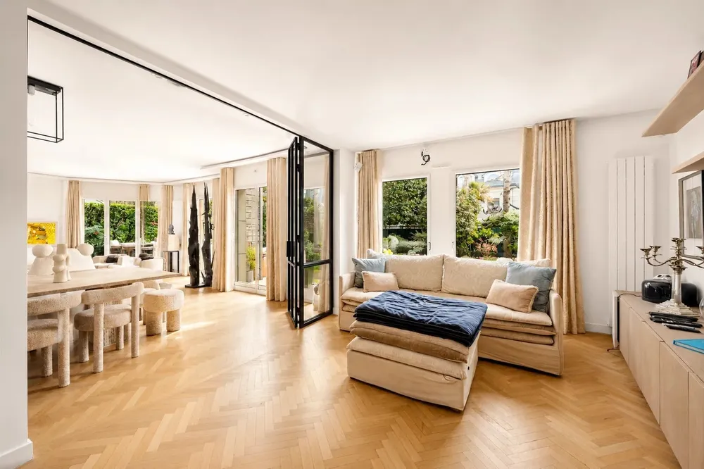 Neuilly-sur-Seine, 92200, France