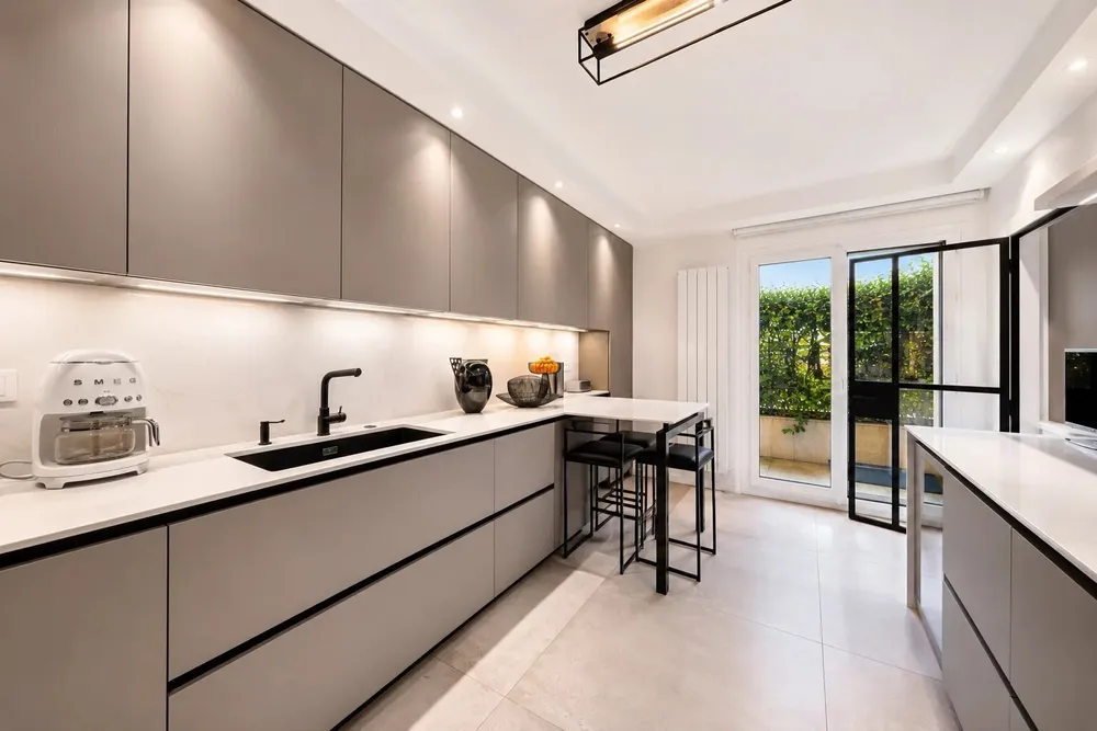 Neuilly-sur-Seine, 92200, France