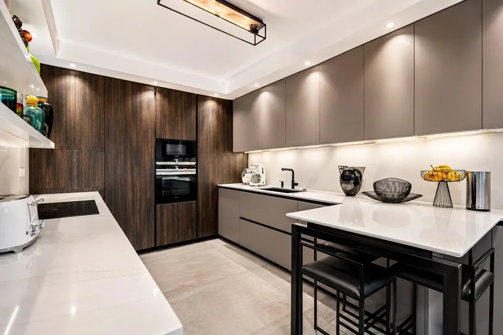 Neuilly-sur-Seine, 92200, France